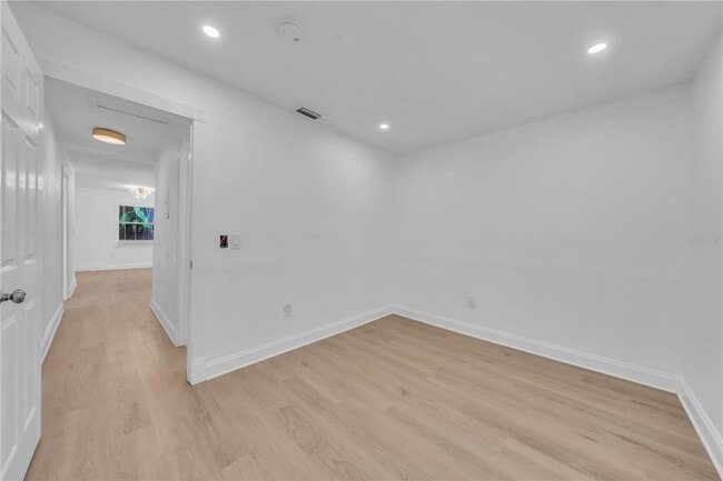 Building Photo - 314 W Frances Ave