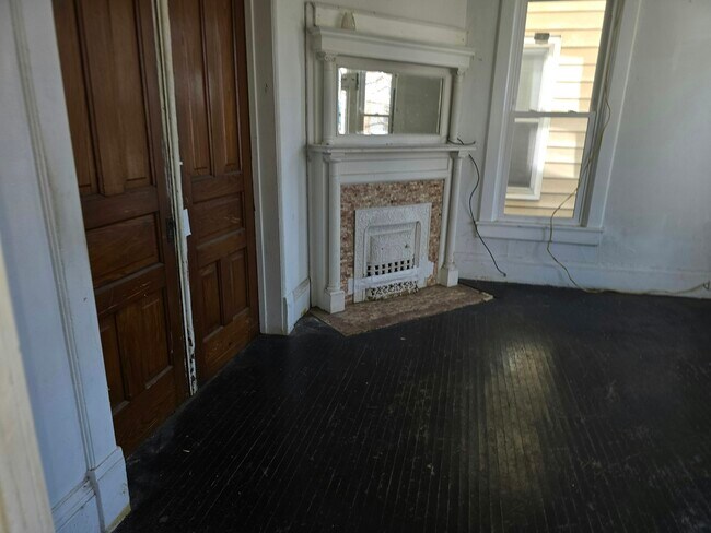 Building Photo - 1806 N Peoria Ave