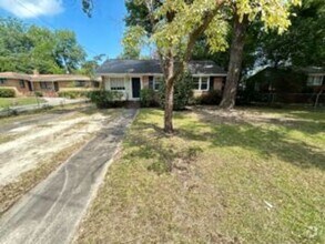 Building Photo - 3 Bed/1 Bath in Rosewood