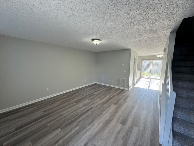 Building Photo - 2-Bedroom Townhouse in Harrisonburg