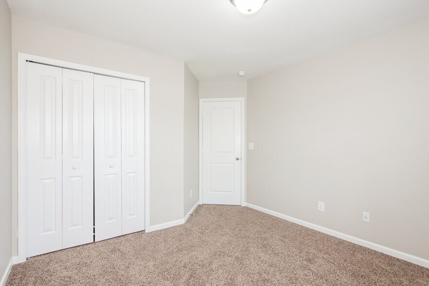 Building Photo - 2913 Westbury Ct