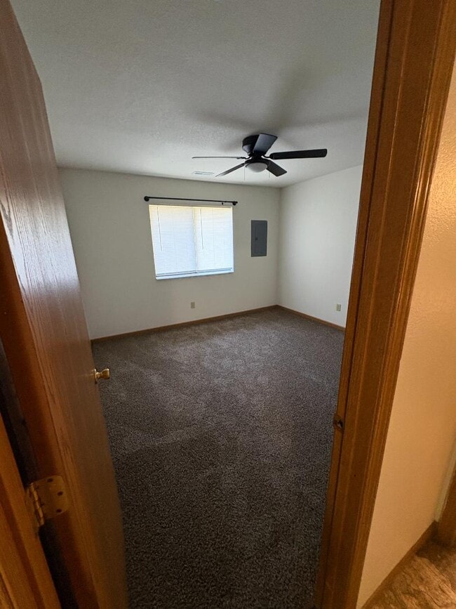 Building Photo - 1015 N St Joe Dr