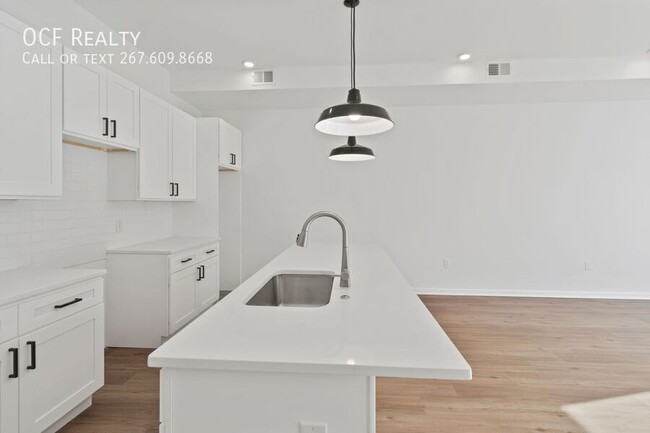 Building Photo - Two Bed Brewerytown Apartment