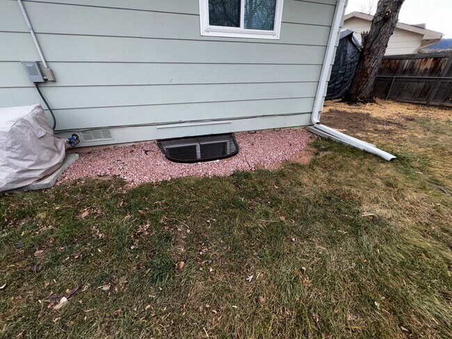 Building Photo - Clean 5 Bedroom Ranch in NW Fort Collins