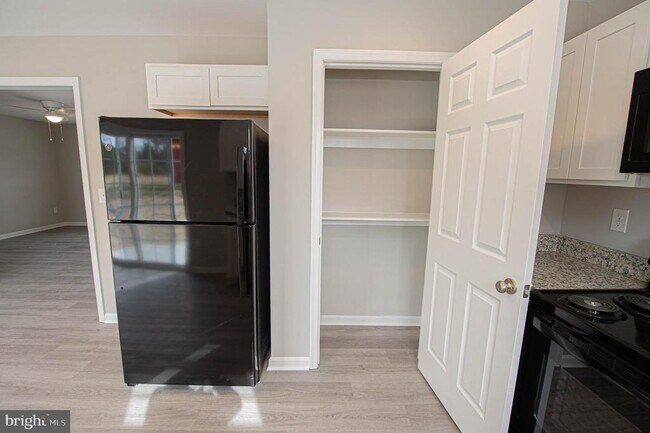 Building Photo - 241 Morgans Ct