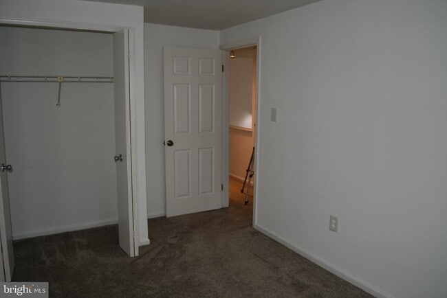 Building Photo - 14380 Gringsby Ct