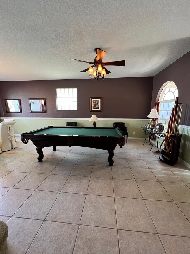 Building Photo - 217 Berenger Walk