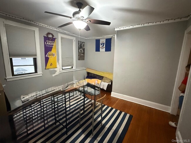 Building Photo - 433 4th St