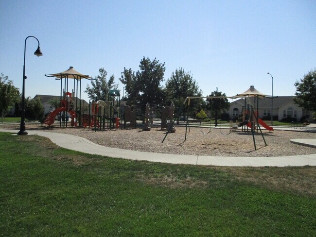 Building Photo - 105 Sterling Oaks Dr