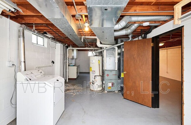 Building Photo - 601 34th St