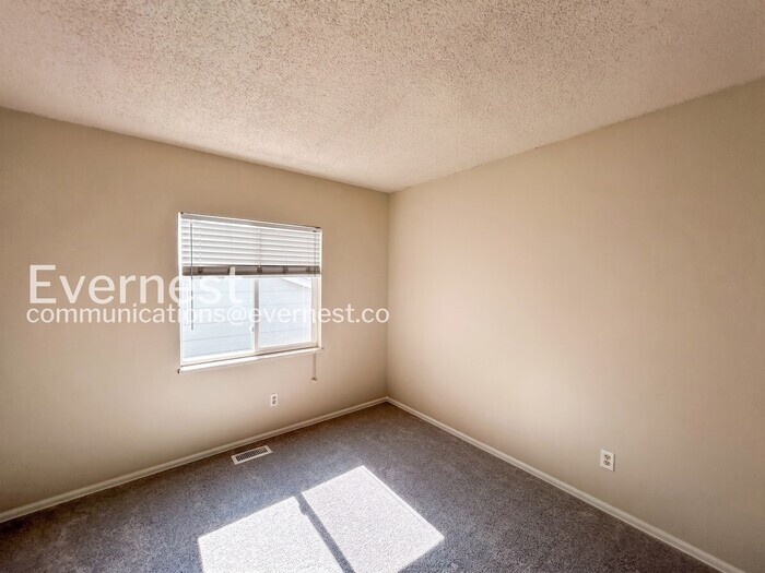 Building Photo - 4260 Dye St