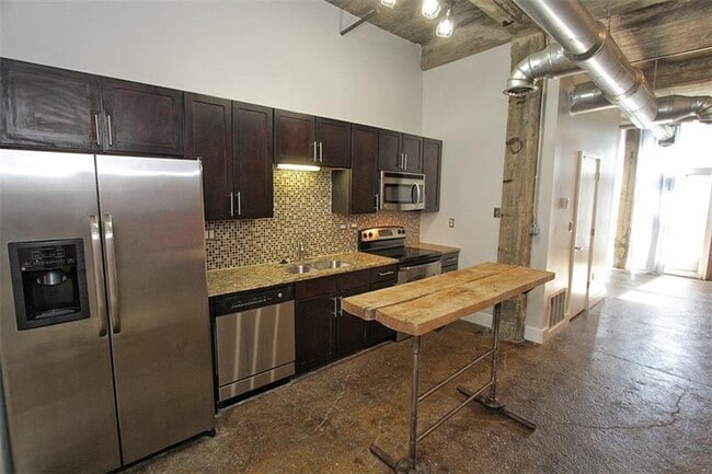 Building Photo - 659 Auburn Ave NE