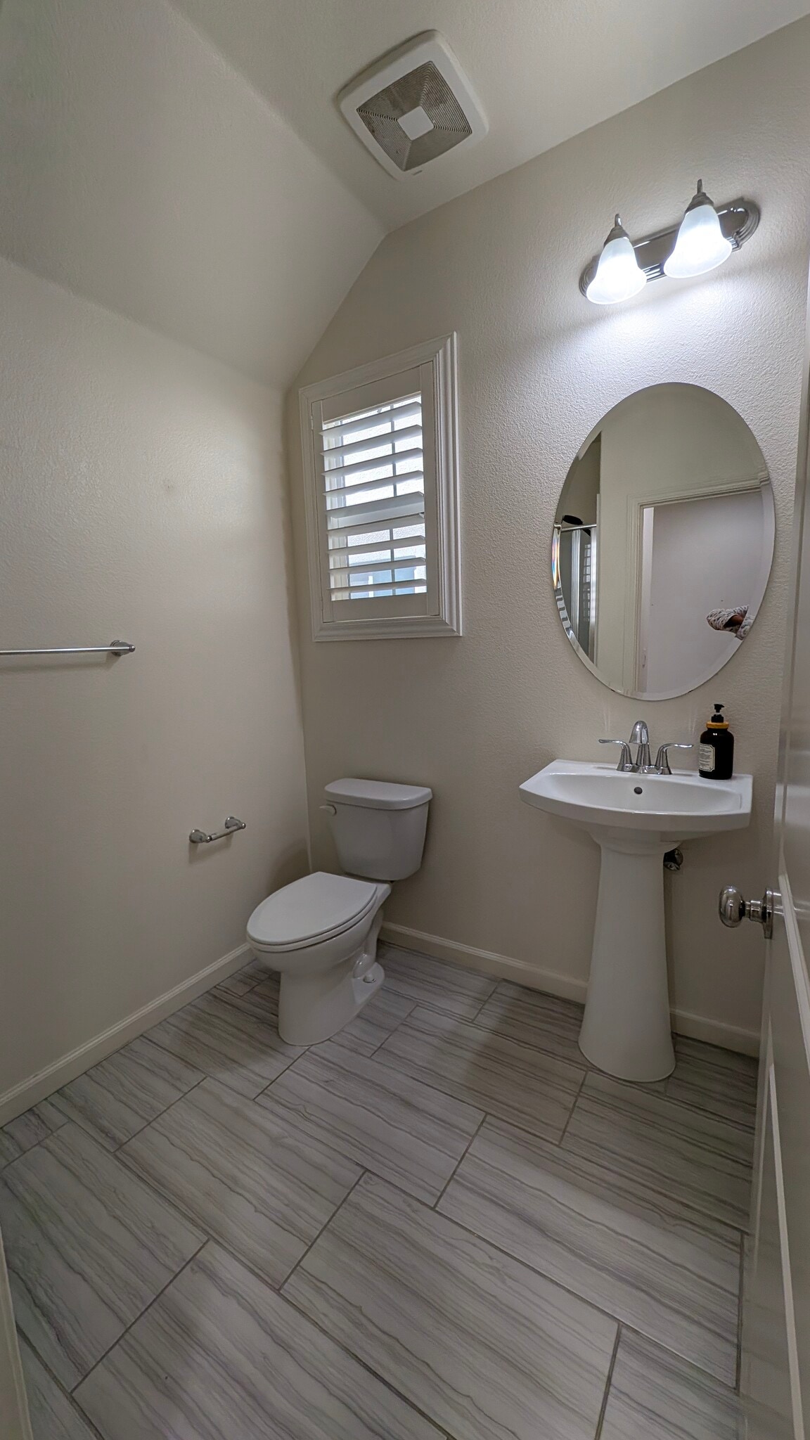 Building Photo - 1140 Bonino Way