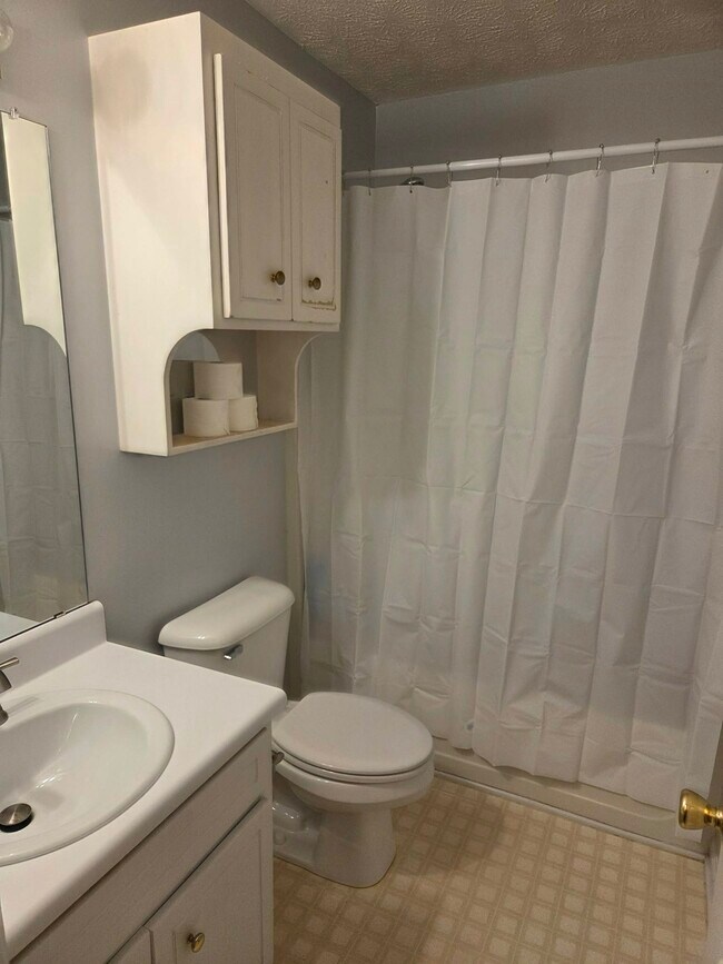 Building Photo - 40 Harbour Lake Dr