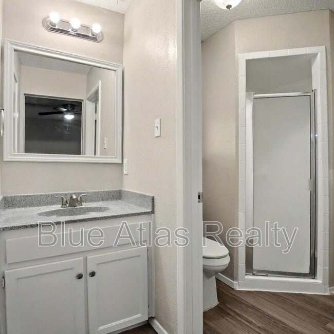 Building Photo - 6537 Meadowview Ln