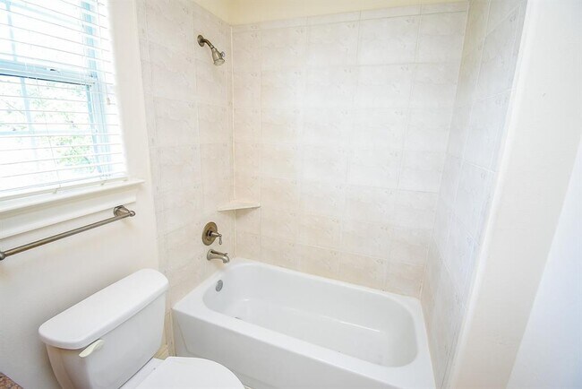 Building Photo - 2612 Starboard Point Dr