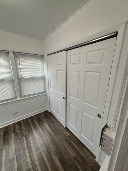 Building Photo - 7935 S Ellis Ave