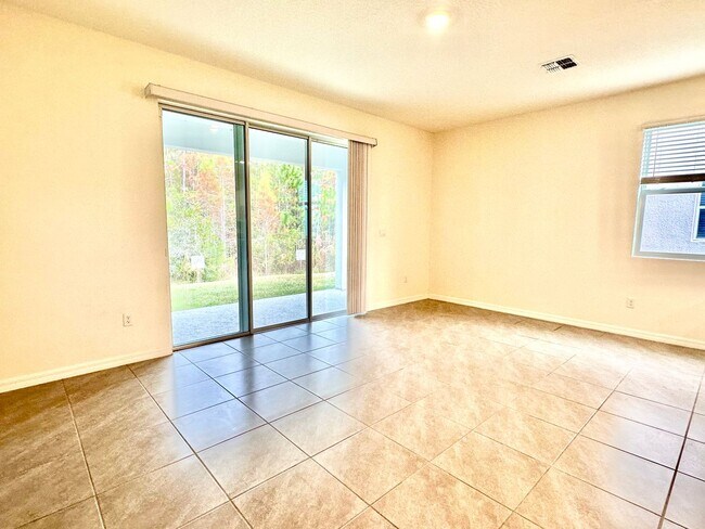 Building Photo - Fresh, modern & convenient 3Bedrooms/2.5Baths home in Daytona Beach!