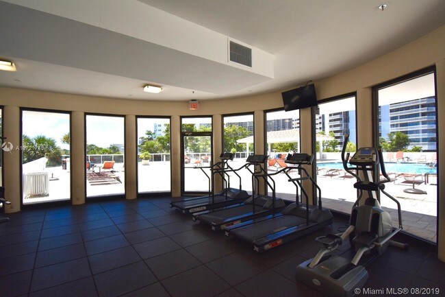 Building Photo - 20515 E Country Club Dr