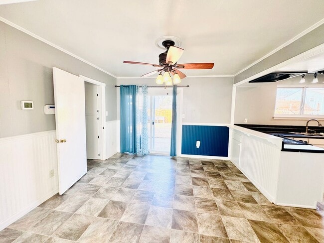 Building Photo - Spacious 4-bedroom, 2.5-bath home in Virginia Beach