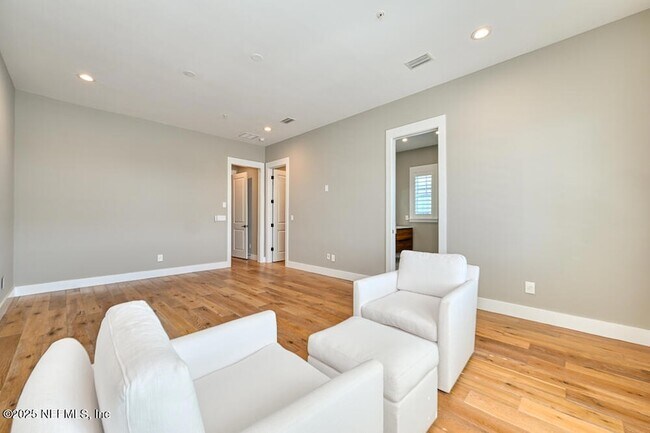 Building Photo - 2410 Beach Blvd