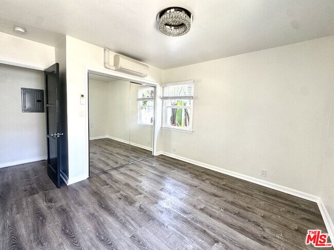 Building Photo - 5153 Overland Ave