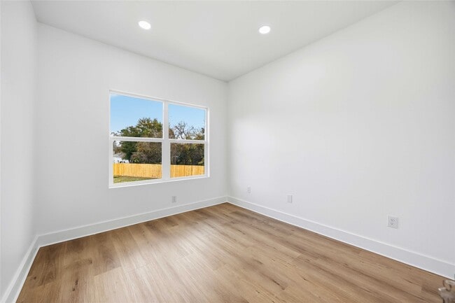 Building Photo - 7117 Springdale St