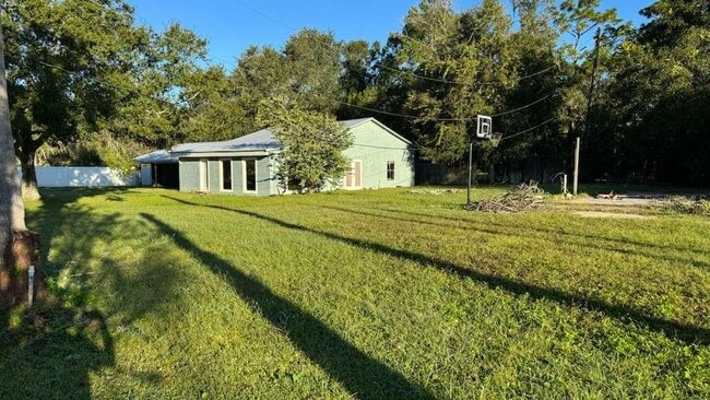 Building Photo - 289 Ashley St