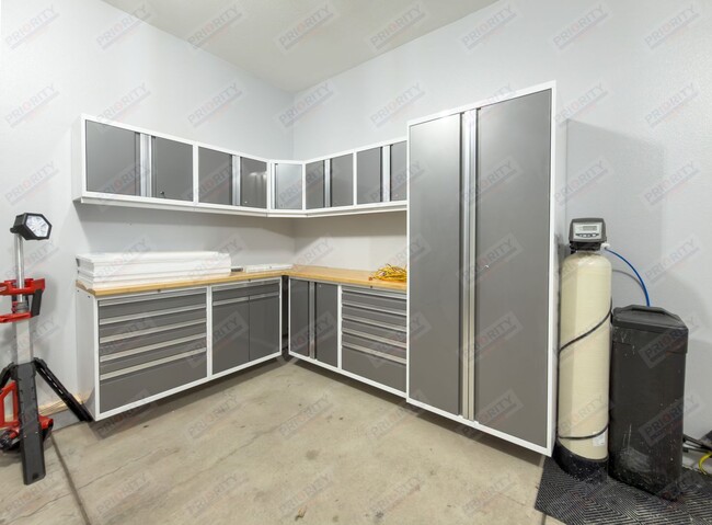 Building Photo - Your New Home!