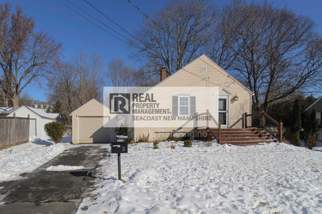 Building Photo - 5 Staples St