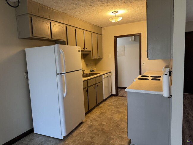 Building Photo - 108 Renoir Ln