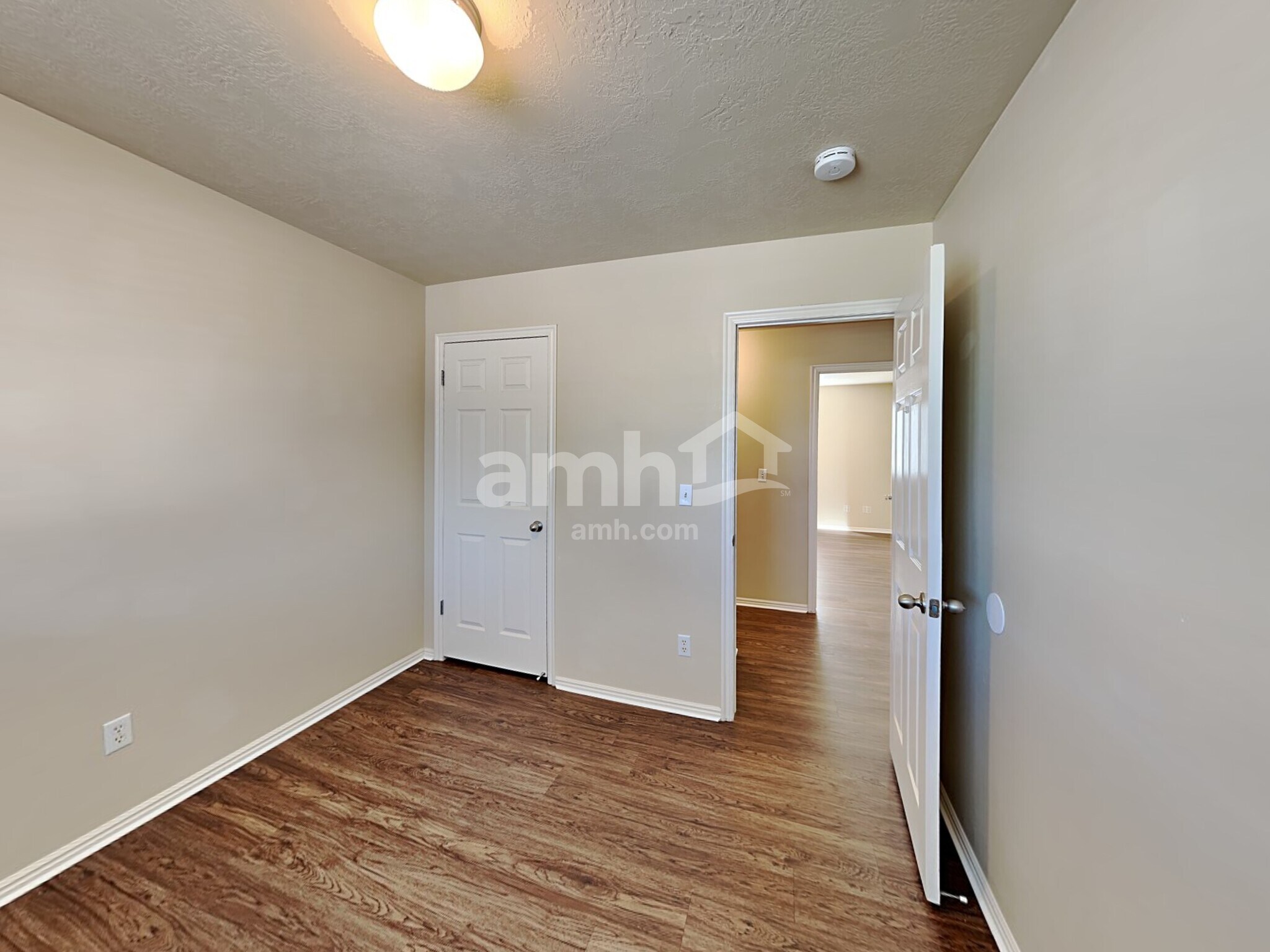 Building Photo - 816 Crimson Ln