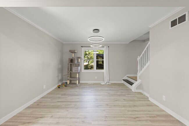 Building Photo - 972 Westgate Dr