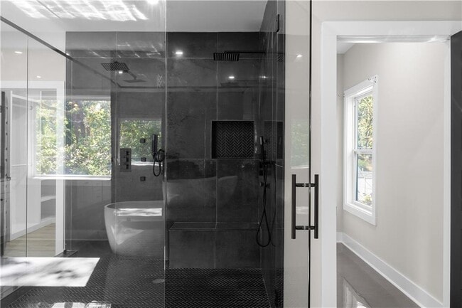 Building Photo - 1331 Diamond Ave SE