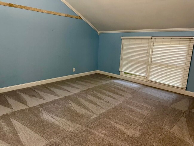Building Photo - Classic Three Bedroom Home in Hilton Head ...