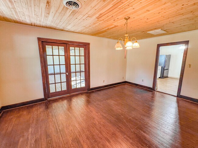 Building Photo - 3204 Ray Owens Rd