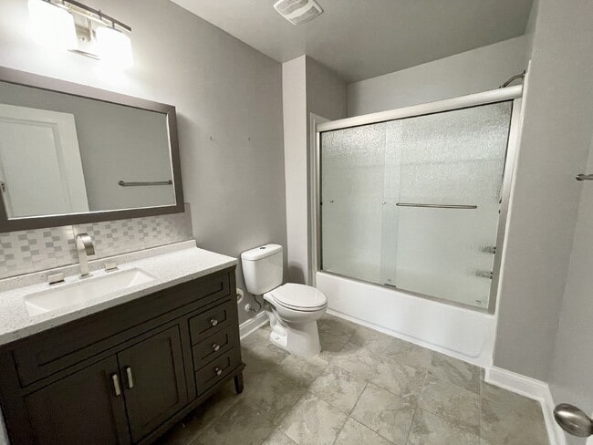 Building Photo - Three Bedroom, Cypress Ridge Townhouse!