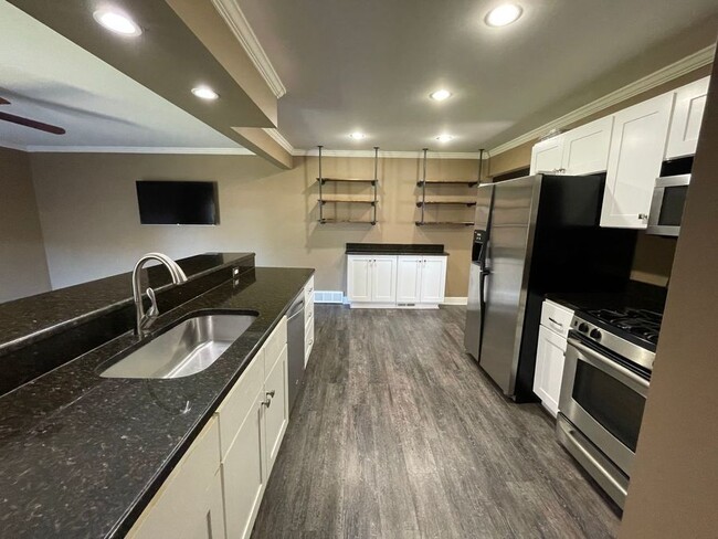 Building Photo - 4057 Bramford-