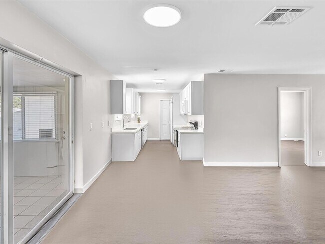 Building Photo - 54 SW 16th St