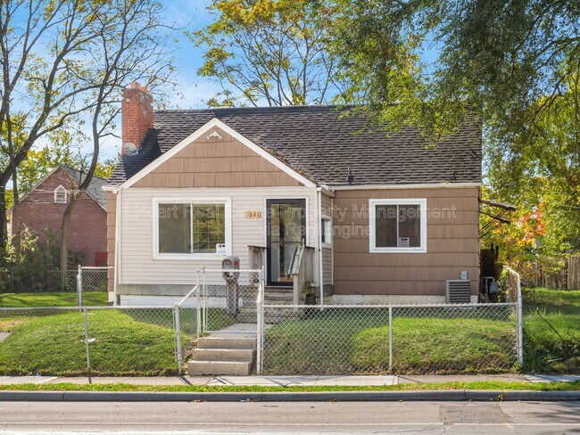 Building Photo - 1621 Sullivant Ave