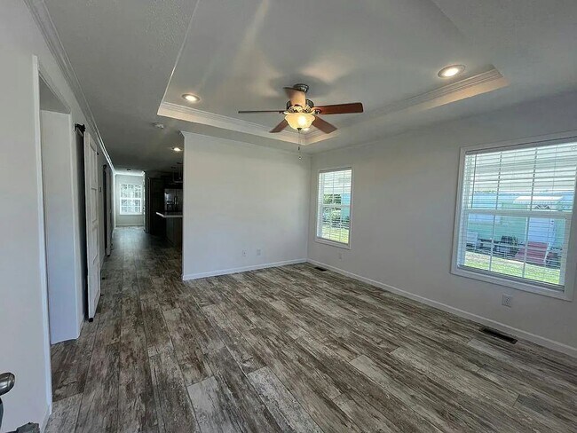 Building Photo - 608 Elephant Way