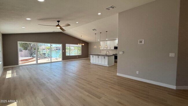 Building Photo - 16222 S 34th Way