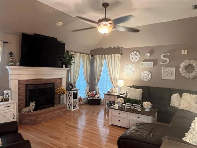 Building Photo - 5213 Forest Lawn Dr