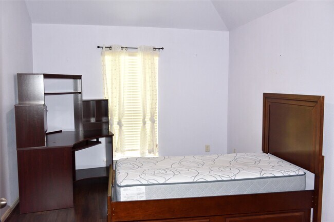 Building Photo - 5106 Autumn Rose Ln