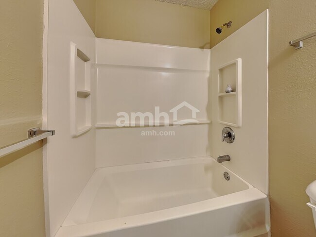 Building Photo - 5 Stemson Way