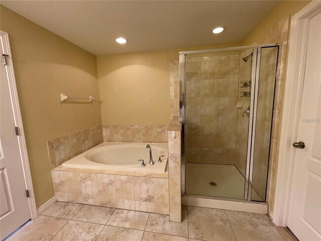 Building Photo - 20233 Indian Rosewood Dr
