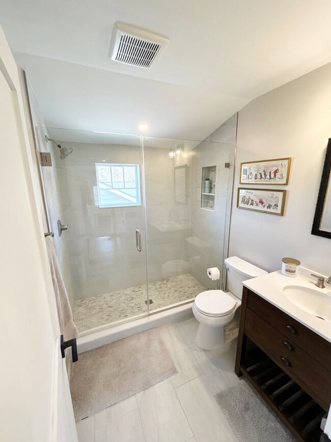 Building Photo - 6427 83rd Pl