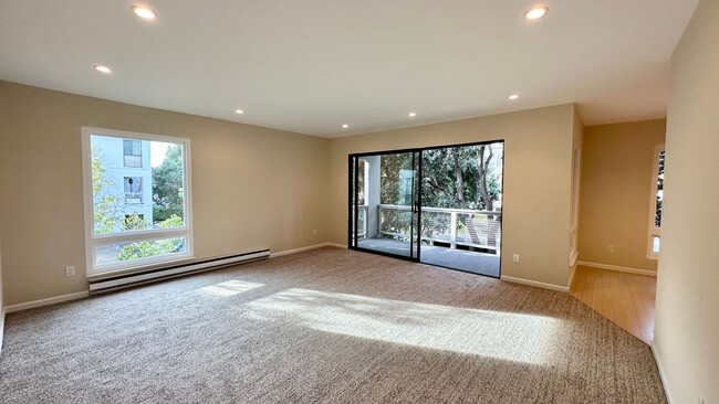 Building Photo - Fantastic Functional Remodel and Extra Lar...