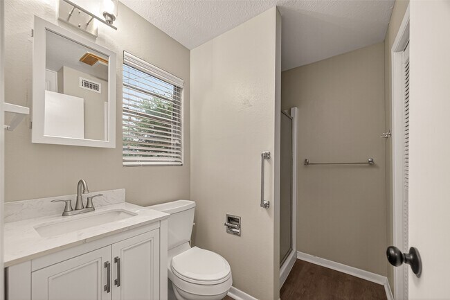 Building Photo - 514 Evonne St