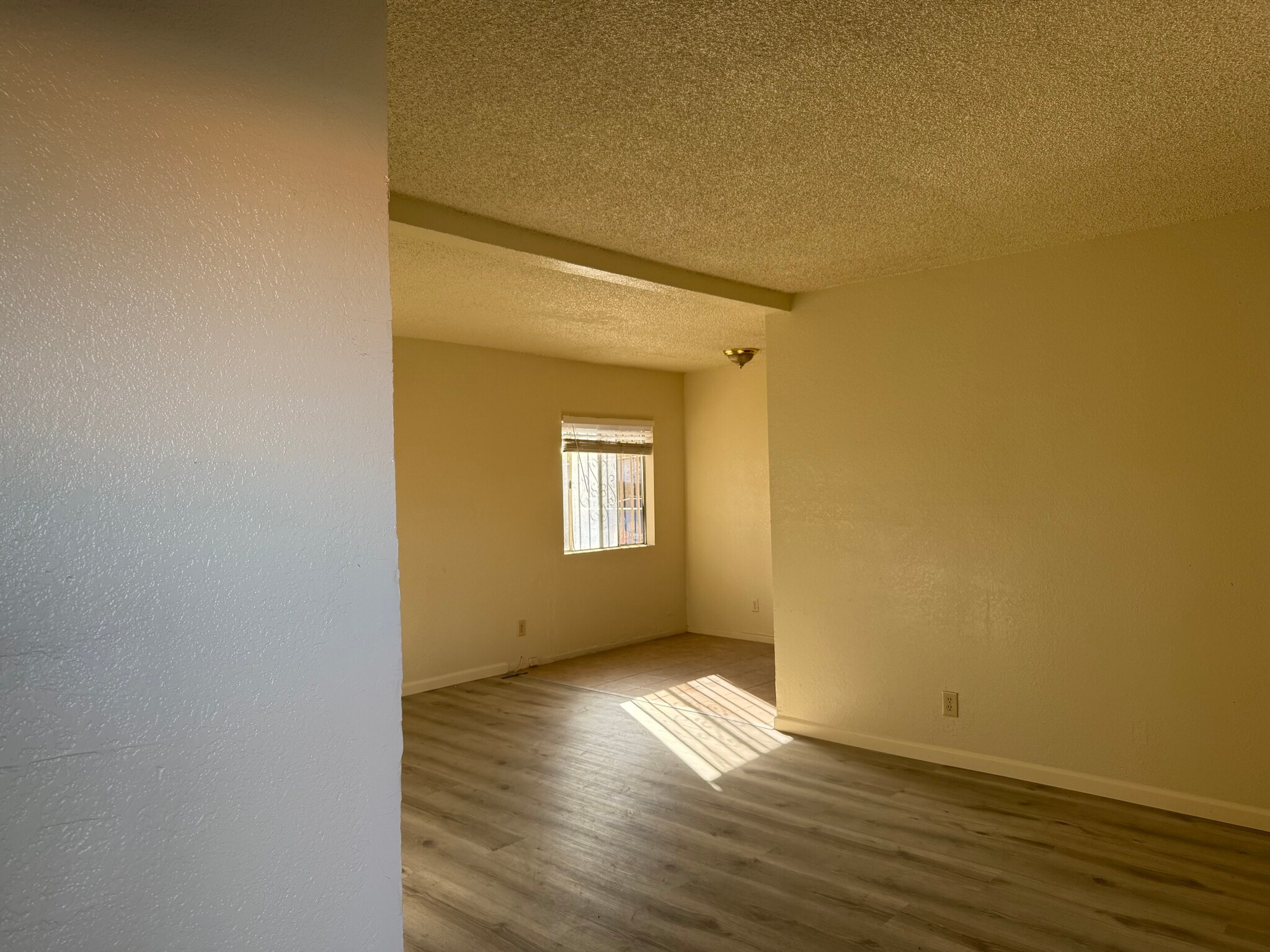Building Photo - 1210 W 104th St
